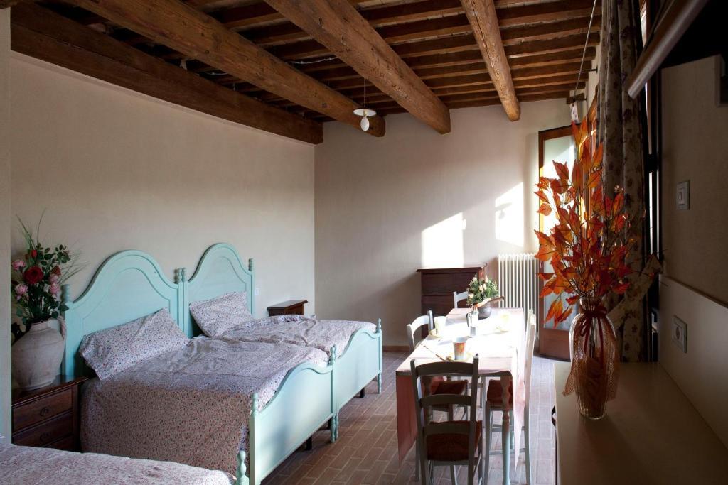 Cartoceto Casale Taleviヴィラ 部屋 写真